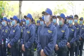 一身蓝！环卫工人橙色工作服要换了吗？视频封面