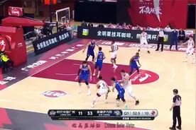 CBA历史首次！周琦狂砍37分26篮板6助攻4盖帽视频封面