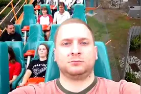 飞行员做过山车啥感觉？看他这表情，原谅我忍不住笑了！