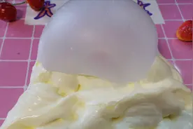 史莱姆太硬，加入剃须泡，手感柔软有拉面纹，还能搭帐篷，无硼砂