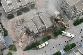 山西太原拆除69套违建别墅 时间最长违建别墅已建近15年视频封面