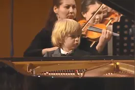 俄国6岁钢琴神童Elisha Mysin,弹奏巴赫钢琴F小调协奏曲视频封面