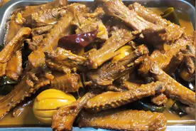 卤鸭翅很多人都做不好，难怪不好吃，大厨分享正确做法