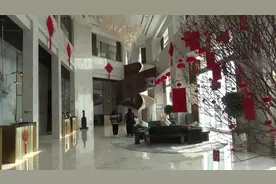 参观济南第一高楼《云鼎大厦》了解住宿，吃饭价格。视频封面