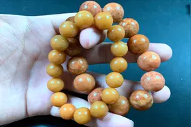 李逵遇上李鬼，在真正的黄翡面前，人工烧红的假黄翡立马原形毕露