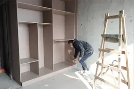 今天给主卧做个衣柜，长度2米1推拉门设计，带您看看制作过程视频封面