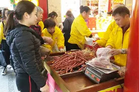 广州手信百年老店，天亮开门就排长队，店员忙到手都软