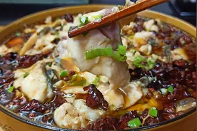 水煮鱼片家常做法，鱼片嫩滑，麻辣鲜香没有腥味，好吃下饭，真香