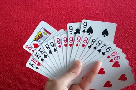 小姐姐手拿3大炸，出门三带一，却输的一败涂地，有能赢的方法吗