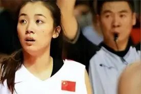 女篮第一女神赵爽大婚，嫁1米9眼镜男，邹雨宸当伴郎鹤立鸡群