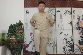 教你1个"扶腰高抬腿"动作，每天抬腿100下，腰痛好了，走路也轻松