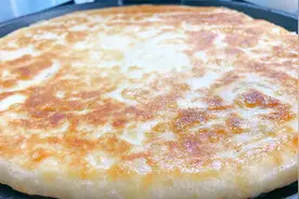 秋天到了教你用饼铛做发面饼，蓬松柔软凉了不硬，还是儿时的味道视频封面