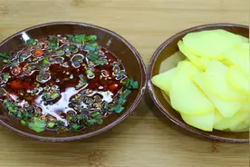 川菜师傅教你一个万能蘸菜味汁，不管什么菜，蘸一下就特美味下饭