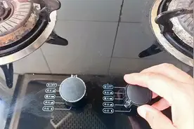 燃气灶冒黄火还熏黑锅啥情况？动动这个小机关轻松搞定#十一回家#