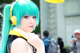 上海漫展的“不雅事件”，网友观点两极化，究竟谁对谁错？视频封面