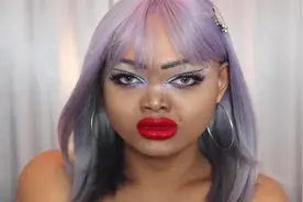 男子长得出奇的丑，为了赚钱做变性手术，结果成了泰国知名网红视频封面