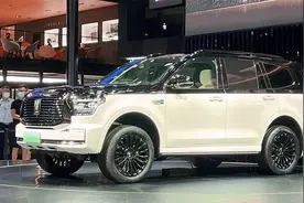 坦克500插电混动油耗才4.4L，6.6秒破百，不用考虑油耗放心开！