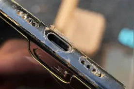 80后大叔用了五年，小米6手机包浆了，50元自己装新电池再战三年视频封面