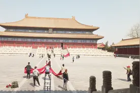 天安门东侧是太庙安放的是清朝所有皇帝的牌位视频封面