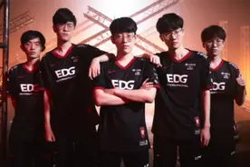 EDG夺取全球总决赛冠军，老板奖励每人一套房，央视发文祝贺