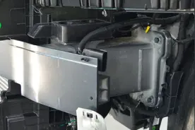 目前防撞梁最厚的吉利，领克沃尔沃都不如它视频封面