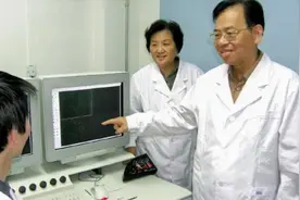 中科院院士曾毅逝世，曾分离出中国第1株艾滋病病毒视频封面