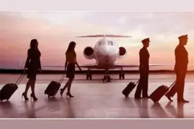 国航空姐自杀 知情人：她因母亲生病想要请假但部门不准视频封面