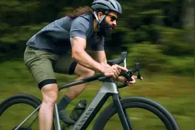 Canyon 电助力全地形公路车 Grailon ON视频封面