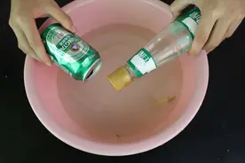 藿香正气水和啤酒放一起，没想到这么厉害，解决很多中年人的烦恼