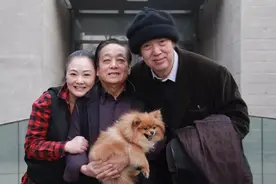 属马的冯骥才过80岁生日，韩美林连夜送来80匹奔马