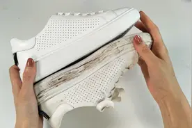 清洗小白鞋不用水洗，教你一个窍门，洗完干净如新还不发黄