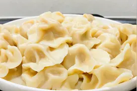 猪肉大蒜水饺你有吃过吗，教你调馅秘诀，薄皮大馅，出锅蒜香浓郁视频封面