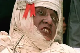 1979年，嘉禾420万请成龙是一场冒险，拍《师弟出马》破影史纪录视频封面