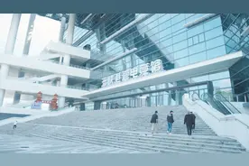 重庆贫困县竟是中国第一电竞小镇，网瘾少年专业做电竞视频封面