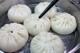 冬天要多吃萝卜包子，教你调馅方法，皮薄馅香，咬一口真解馋视频封面