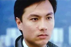 香港第一美男林俊贤，曾迷倒林青霞刘嘉玲，为何晚年却妻离子散？视频封面