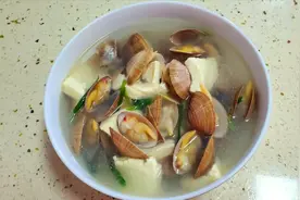 [焱炎食记]  鲜美滋味 黄蚬子豆腐汤视频封面