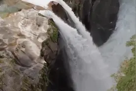 凿穿喜马拉雅山！雅鲁藏布江改道截流，两个逆天工程可行吗视频封面