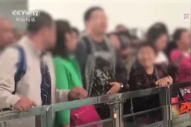 8千国内外畅游30天？低价旅游卡成老年人套路卡 有公司卖完就关张视频封面