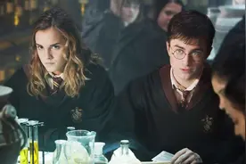 用“六月的雨”打开《哈利波特》，氛围变得柔情似水，你爱了吗？视频封面