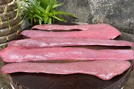 15元买了5根猪连铁，看看小伙这什么吃法，真是人间美味视频封面