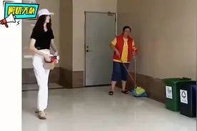搞笑视频集锦：垃圾要怎么扔才能更帅？这操作厉害了，高手在民间视频封面
