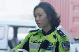 《卧底警花》大结局：四哥三姐被抓，华叔被击毙，夏海蓉救了父亲视频封面