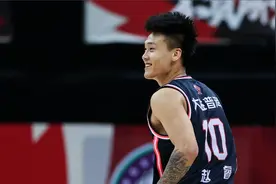 世预赛中国男篮后卫赵睿精彩表现