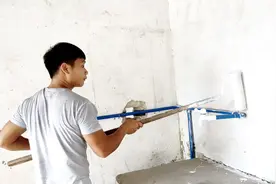 柒剑谷：厨房墙壁劣迹斑斑不堪入目，花65元翻新之后整体大变样视频封面