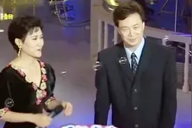 小哥费玉清和吴静娴交流唱歌技巧，俩人合唱《岷江夜曲》相得益彰视频封面