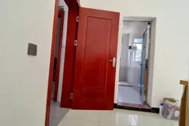 新房装六扇实木门花了八千块，我是不是又被坑了视频封面