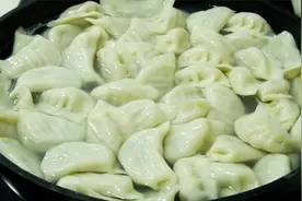 羊肉水饺好吃有窍门，调馅方法教会你，咬一口直爆汁，吃着没膻味
