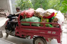 有了这辆三轮车，再也不用背包谷了，当初买的时候才一千多块钱