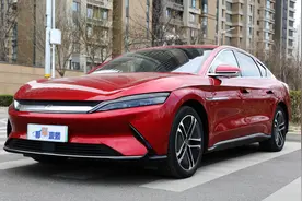 25分钟充至80%续航605公里，售价22.98万起，比亚迪汉EV有多强？视频封面